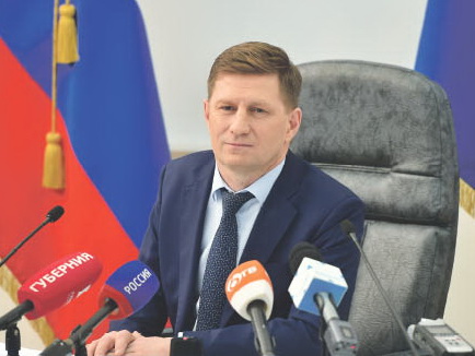 Сергей Фургал сэкономил на чиновниках в пользу школ и районных больниц