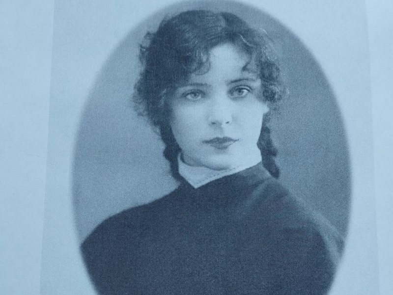 В какой церкви в Хабаровске крестили Лариссу Андерсен?