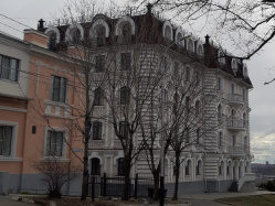 Где эта улица, где этот дом