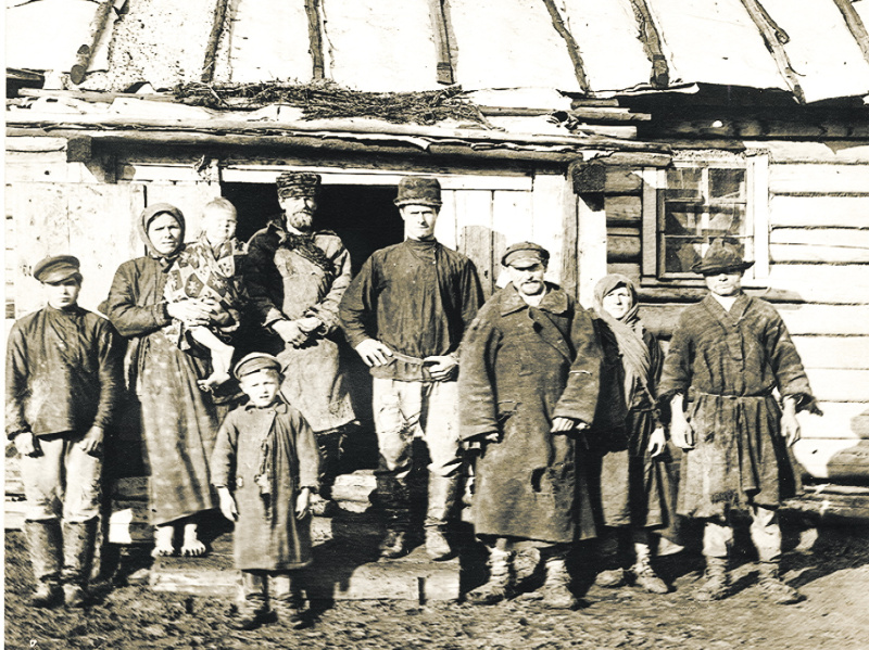 На краю Руси обширной, вдоль амурских берегов…