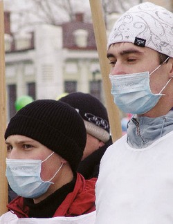 Мода на маски до нас ещё не дошла