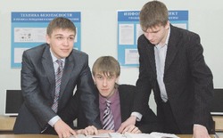 Поступающих в вузы без ЕГЭ стало больше