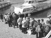 В воскресенье, чуть не плача, собирались мы на дачу