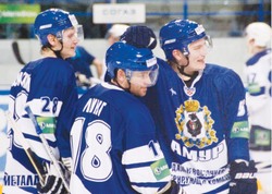 Может, хоккеистам поможет новый гимн