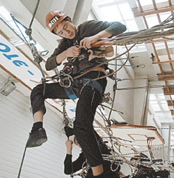 «Пешеходы» на канатах