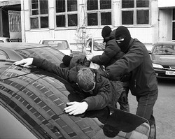 А доллары поддельными были