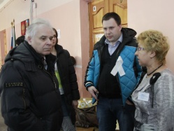 Представители «Белой ленты» пытались сорвать выборы на участке № 410 в Хабаровске.