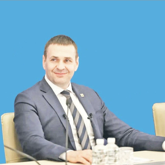 Дмитрий Демешин на «Прямой линии» с жителями Хабаровского края