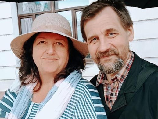 Андрей, Елена с детьми поют, мастерят и празднуют Хануку