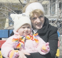 Родитель рад устроить чадо в детский сад