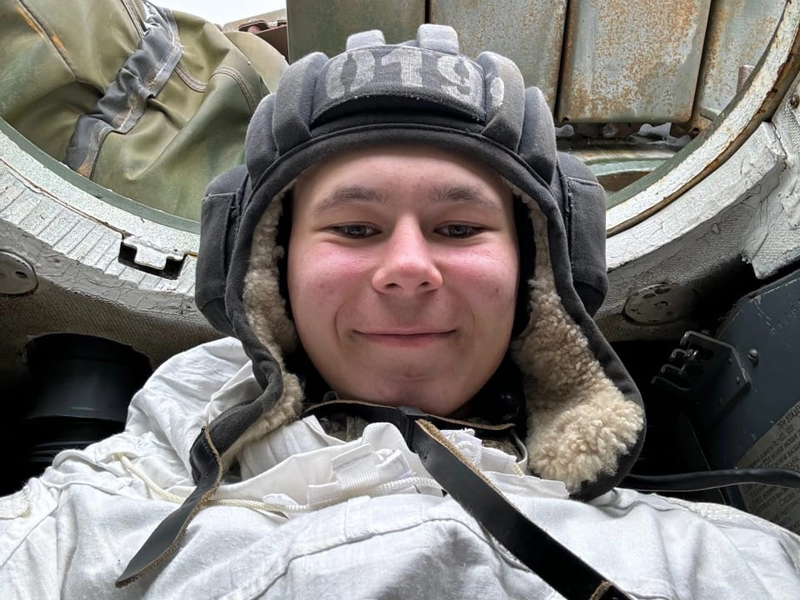 Он сказал: «я прикрою». И прикрыл своей жизнью друзей