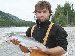 На «Алых парусах» рядом с китами