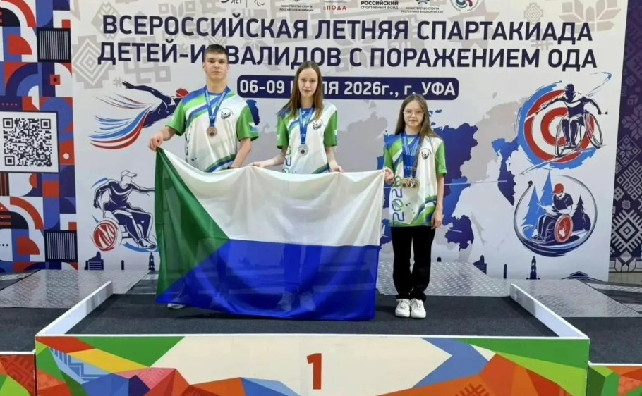 Восемь медалей на троих