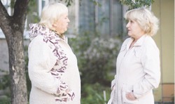 Крупинки с неба - ещё не снег