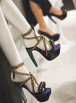 Куда ведёт шпилька