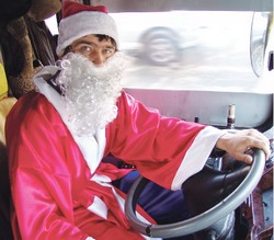А водитель - Дед Мороз