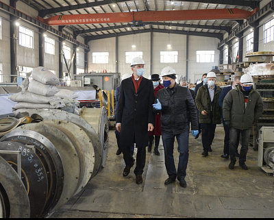 Михаил Дегтярев осмотрел мощности «Хабаровского трубного завода»