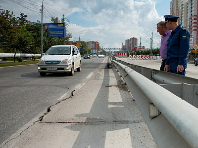 Участок дороги в Хабаровске полностью перекрыт