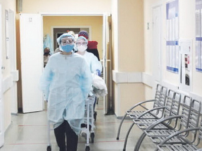 Волонтёры вышли на работу в краевую больницу № 2