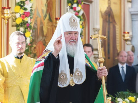Патриарху подарили икону в стиле флорентийской мозаики