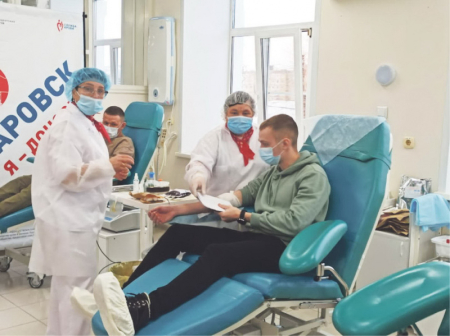 Очереди на вакцинацию и проверки помогут избежать локдаун