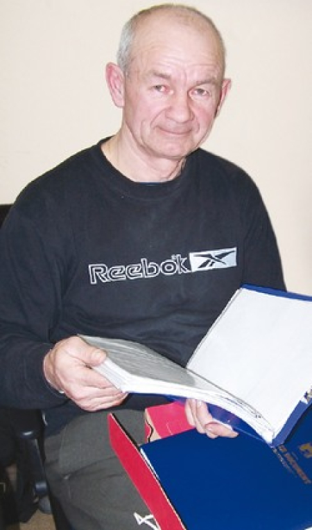 За милость к падшим пострадал