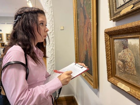Юные хабаровские искусствоведы ставят на русских классиков