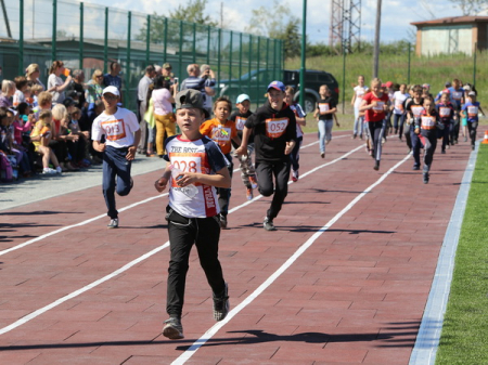 В Охотске состоялось торжественное открытие современной спортплощадки 