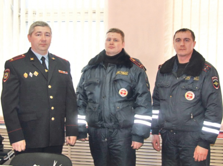 Автоинспекторы спасли мальчика