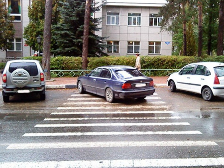 Смотришь влево, смотришь вправо - не спастись от автохама!