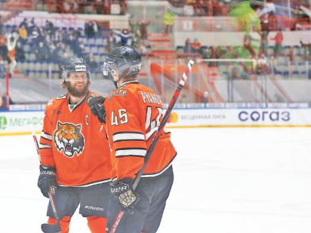 «Амур» покорил «Сибирь» дважды