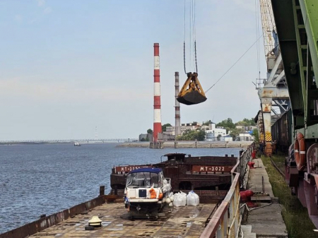 В Хабаровском крае начали готовить топливо для северного завоза 