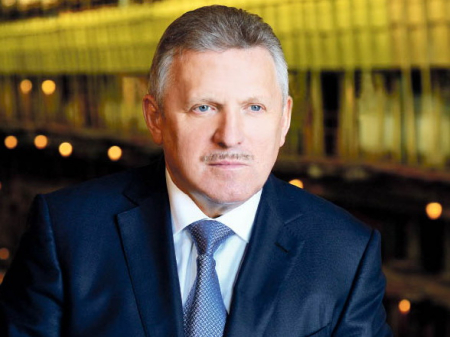 Нам нужны работники: инженеры, врачи, плотники…