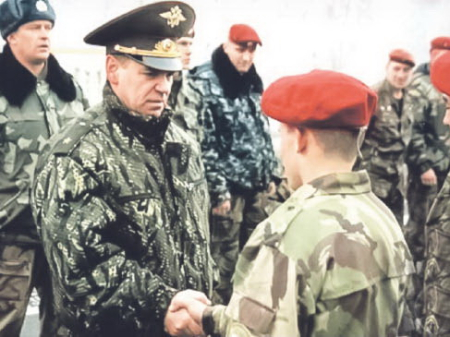 Нас осталось четверо молодых ребят