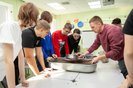 Cколько стоят детские путёвки в загородные лагеря